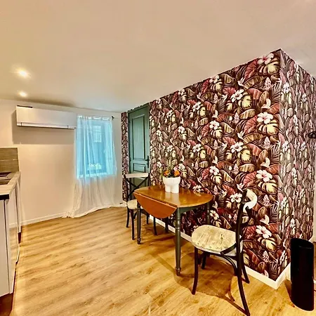 C La Reserve - St Rose Boudoir Apartament